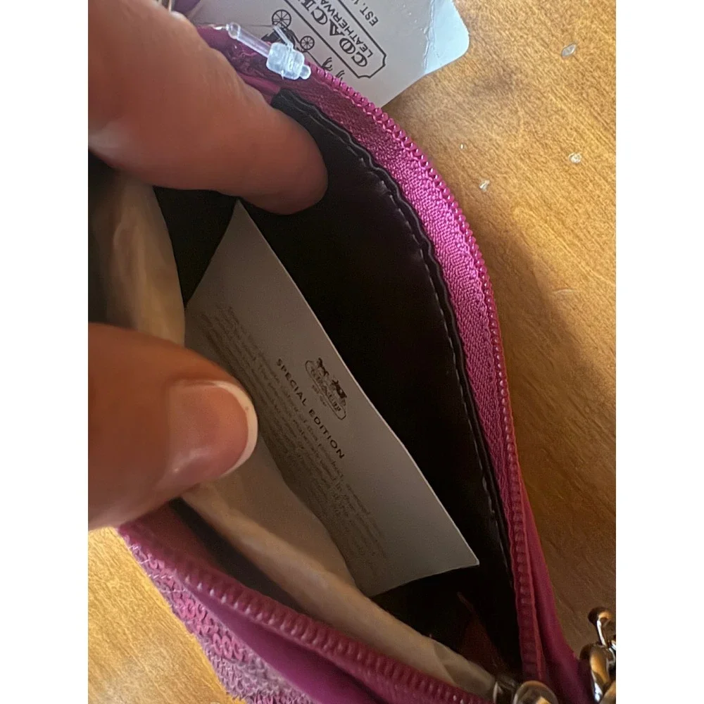 Coach Special‎ Edition Magenta Pink Sequin Pleated Wristlet Bag NEW - Picture 4 of 7